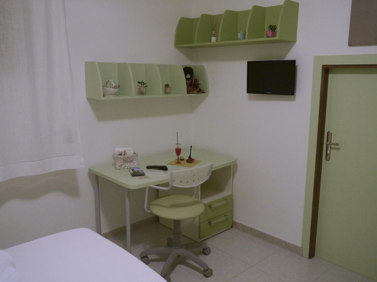 B&B Le Dive Ostra Quarto foto